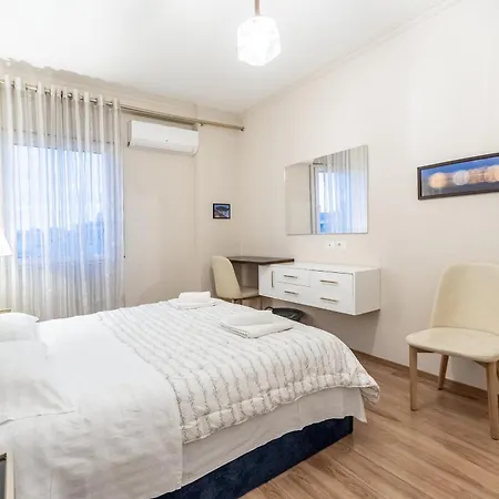 Modern 1Br Skyline City View - Central Tirana *