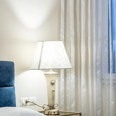 Modern 1br Skyline View - *