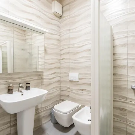 Skyline Sunset & View - Modern 1br Apartment Tirana