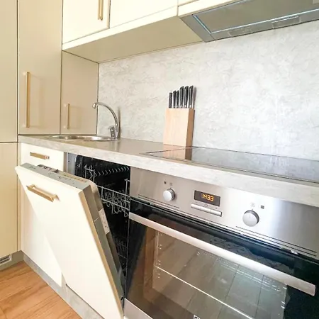 Apartamento Skyline Sunset & View - Modern 1br Tirana