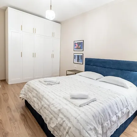 Modern 1Br Skyline City View - Central Tirana Apartment Tirana
